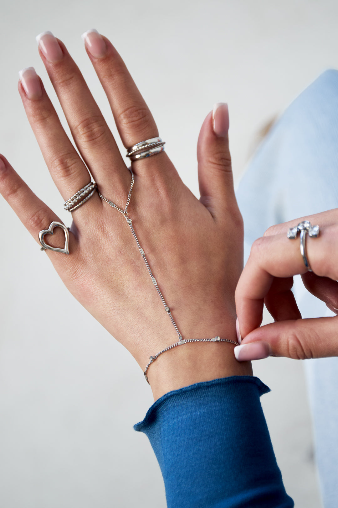 Hand chain with stones