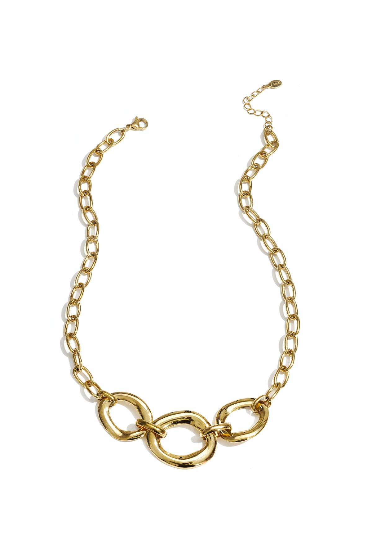 Collier orné de pierres rondes imposantes