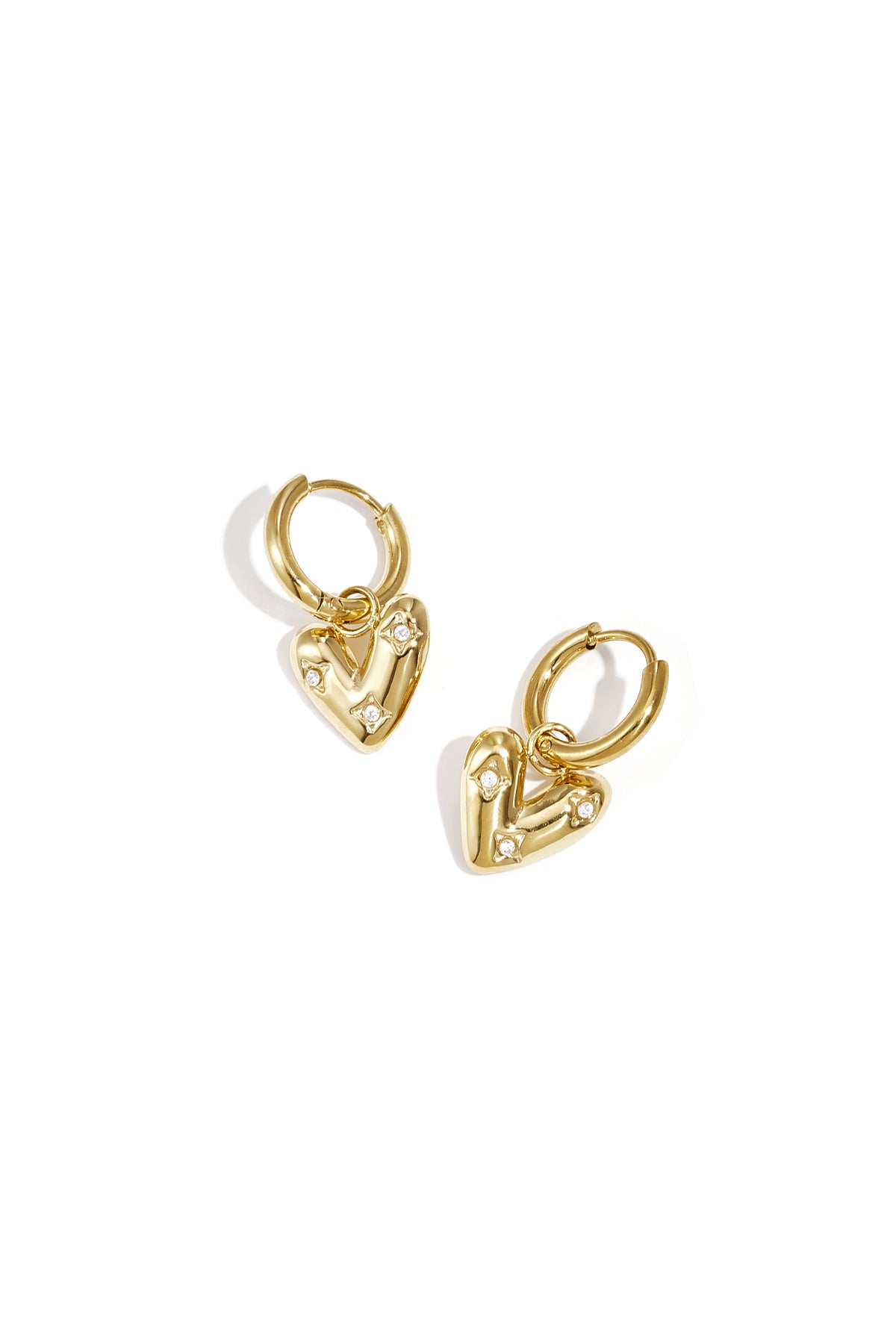 Earrings with heart-shaped pendant and zircon